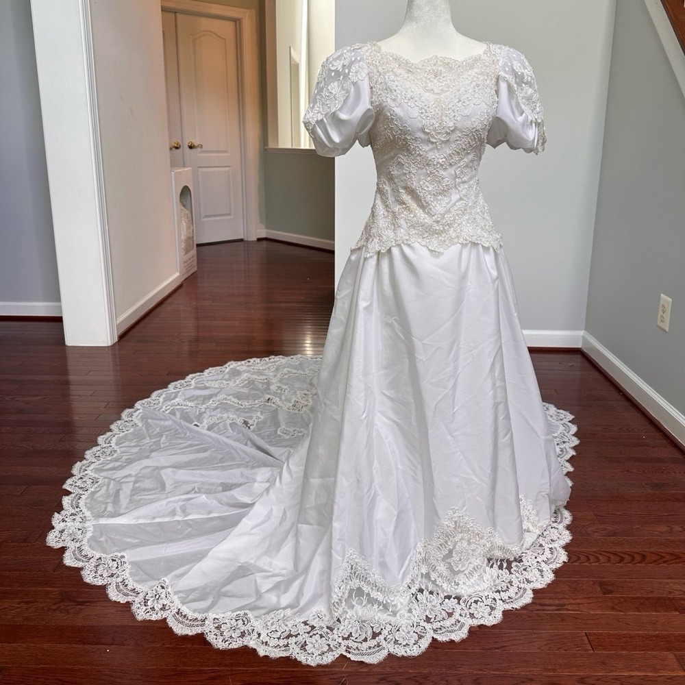 60s‎ 70s 80s 90s Kitty Dugans Ivory Lace Floral Beaded Wedding Dress Long Train